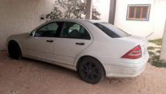 مرسيدس كاكوية c200 2006